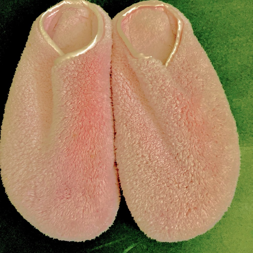Massage Slippers by Homedics - Pink - S/M - Vibration Relaxes Feet